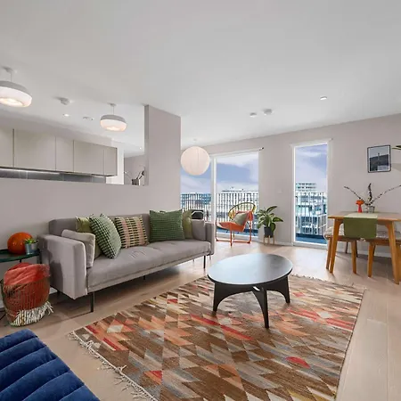 Skyline Apartment In Manchester-2