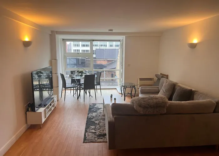 Oxford Rd Skyline 2Br City Centre Retreat